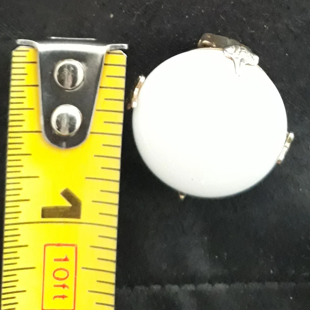 Vtg Art Deco White Milk Glass Button Clip On Earrings - Picture 4 of 8